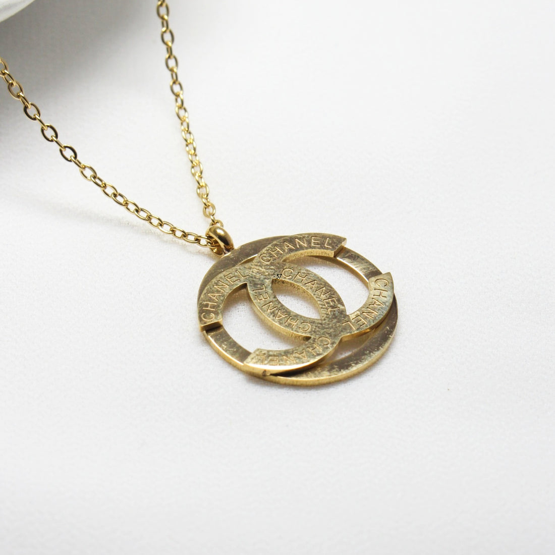 Luxury Gold-Tone Statement Pendant Necklace