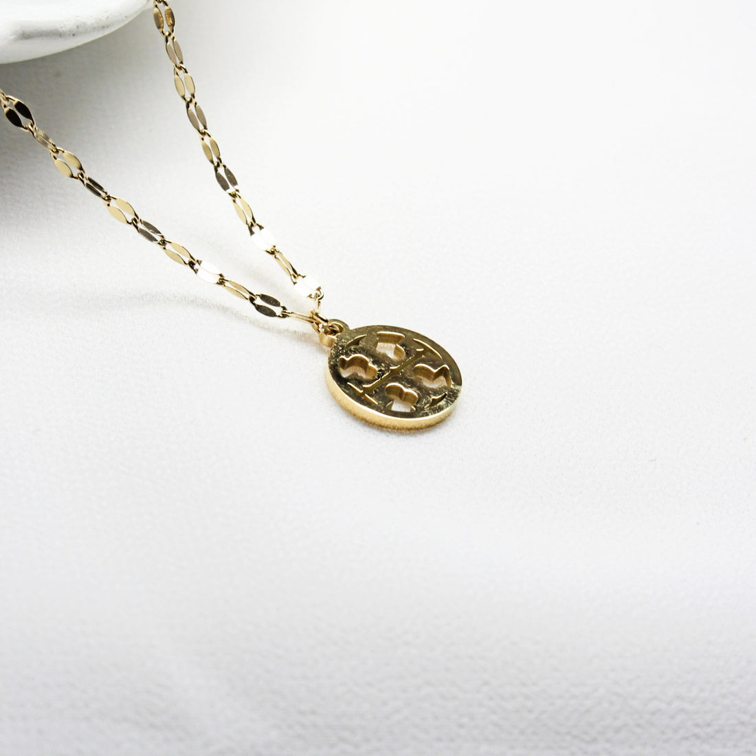 Elegant Gold-Tone Pendant Necklace