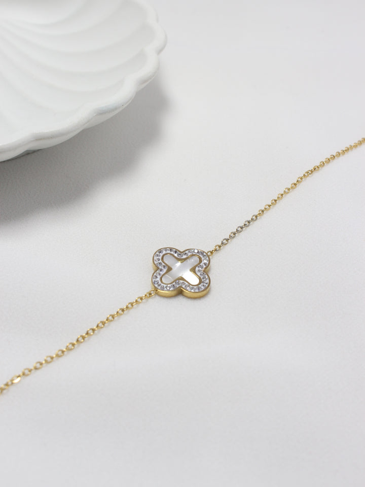 Crystal Clover Bracelet – Elegant Luxury Jewelry