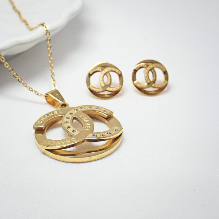 Luxury Crystal-Inspired Jewelry Set  Premium Necklace & Earrings