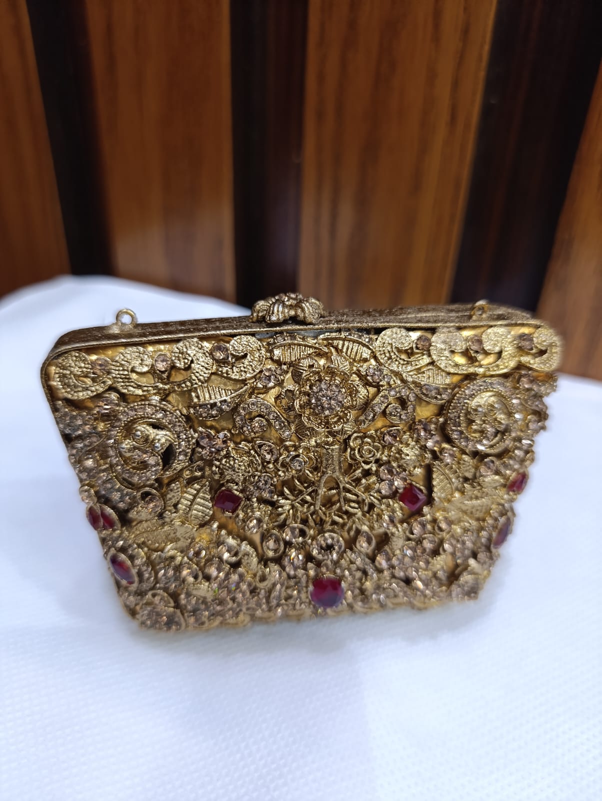High Quality Kundan Clutch – Small Size | Elegant Party Clutch for Women