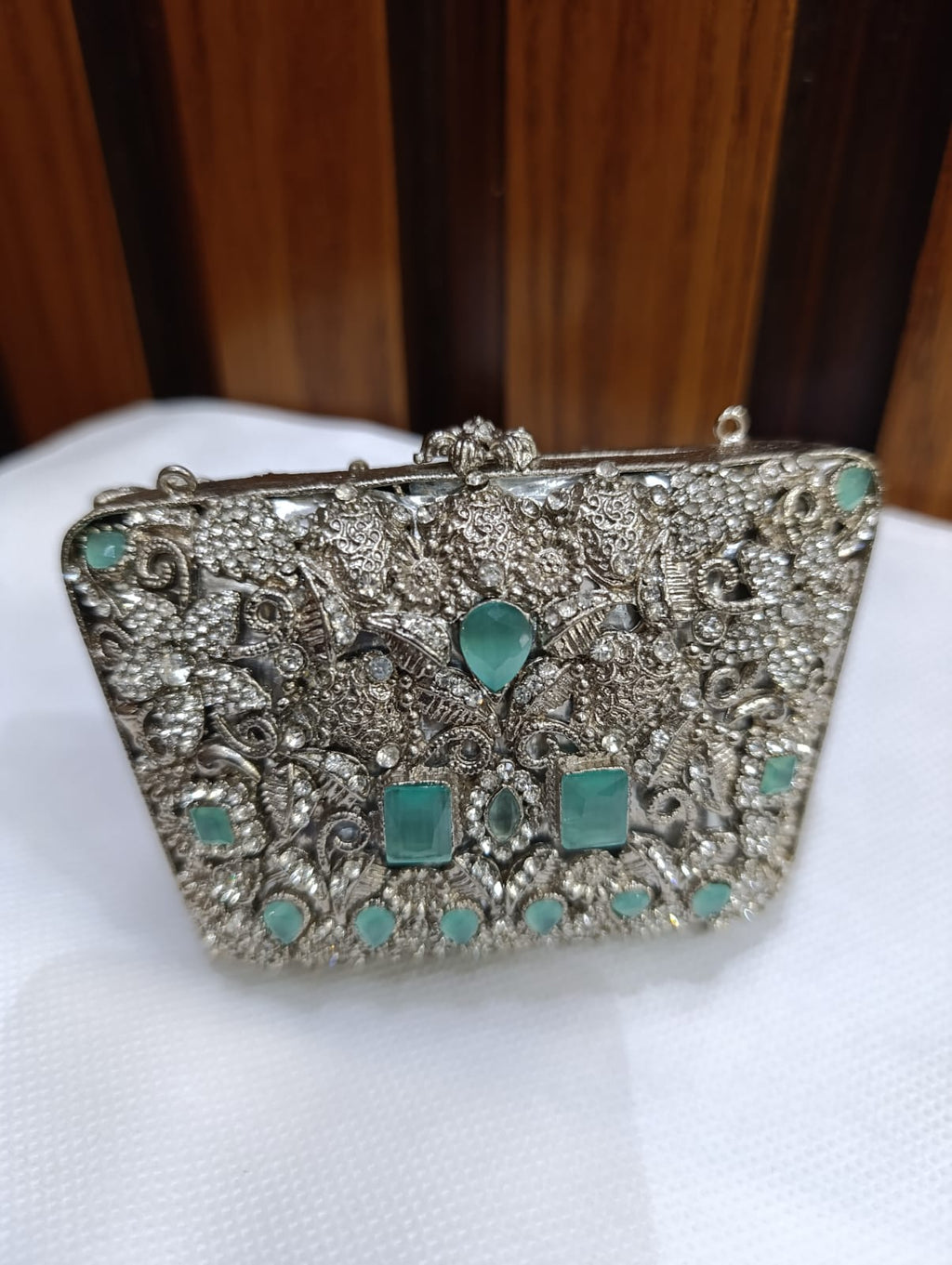 High Quality Kundan Clutch – Small Size | Elegant Party Clutch for Women